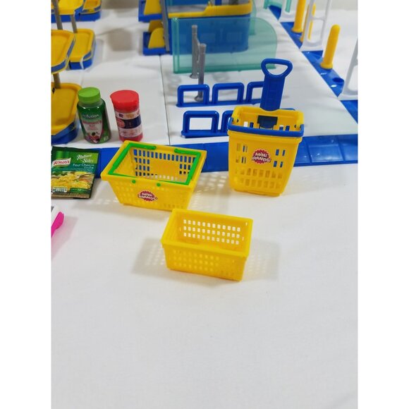Zuru 5 Surprise Mini Mart Playset With Mini Brands Accessories Incomplete - Picture 13 of 16